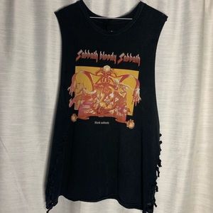 Black band muscle tee